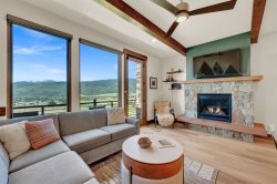 R 103 | Mtn Retreat  Views, Hot Tub & Adventure!